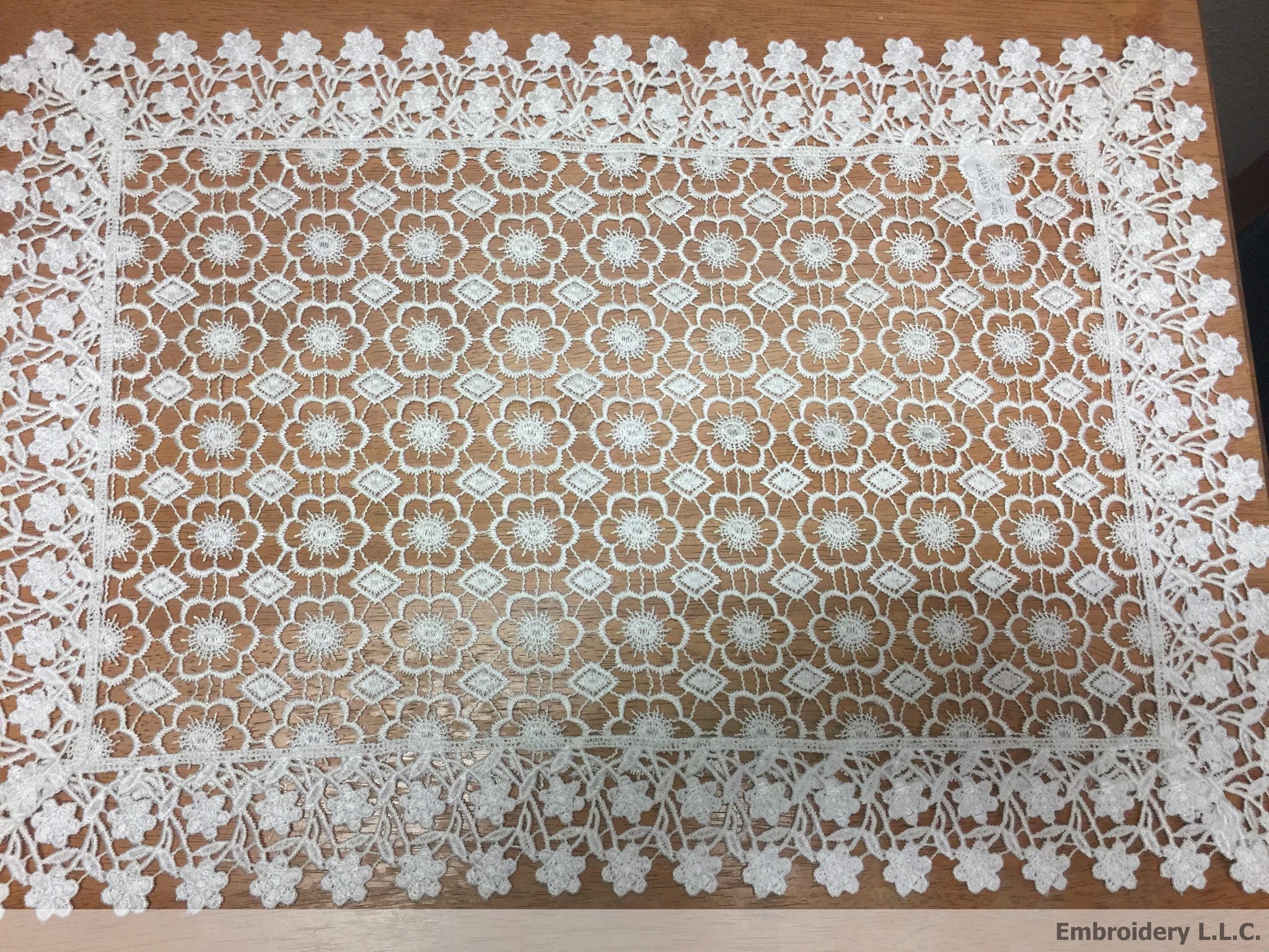 133 White Flower Lace Pattern